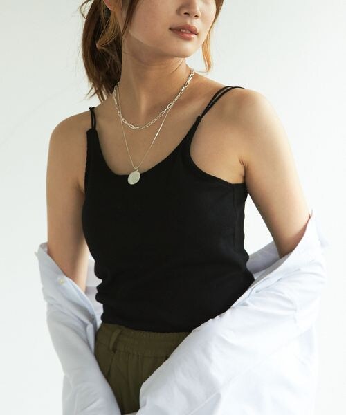 PAGEBOY（ページボーイ）の「カップ付きロゴシシュウキャミ（トップス・レディース・オフホワイト05/ブラック09/ブルー85・FREE）」の2枚目の写真