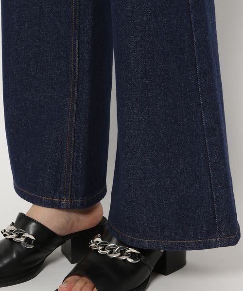 PAGEBOY（ページボーイ）の「サステナデニムワイドフレア（パンツ・レディース・サックスブルー85/インディゴブルー87・25inch/26inch）」の14枚目の写真