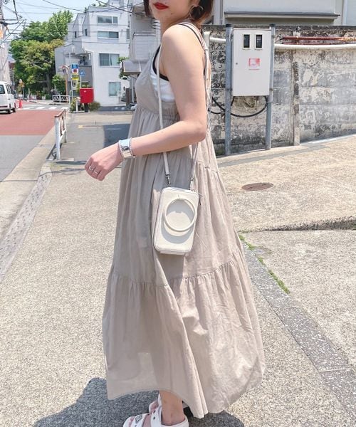 PAGEBOY（ページボーイ）の「コットンボイルティアードキャミワンピース（ワンピース/ドレス・レディース・ブラック09/ベージュ55/ロイヤル83・F）」の2枚目の写真