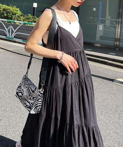 PAGEBOY（ページボーイ）の「コットンボイルティアードキャミワンピース（ワンピース/ドレス・レディース・ブラック09/ベージュ55/ロイヤル83・F）」の4枚目の写真