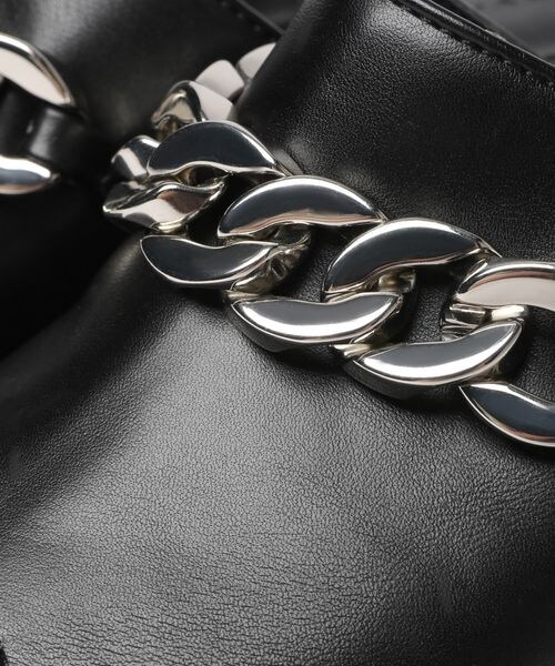 PAGEBOY（ページボーイ）の「スクエアタンクチェーンサンダル（シューズ・レディース・オフホワイト05/ブラック09・M(23.5cm)/L(24.5cm)）」の11枚目の写真