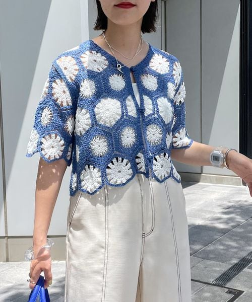 PAGEBOY(ページボーイ)の「クロシェライクショートカーディガン(トップス・レディース・ブラック09/ライム72/ブルー83・F)」の3枚目の写真