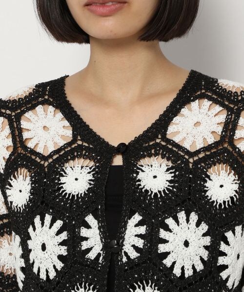 PAGEBOY(ページボーイ)の「クロシェライクショートカーディガン(トップス・レディース・ブラック09/ライム72/ブルー83・F)」の20枚目の写真