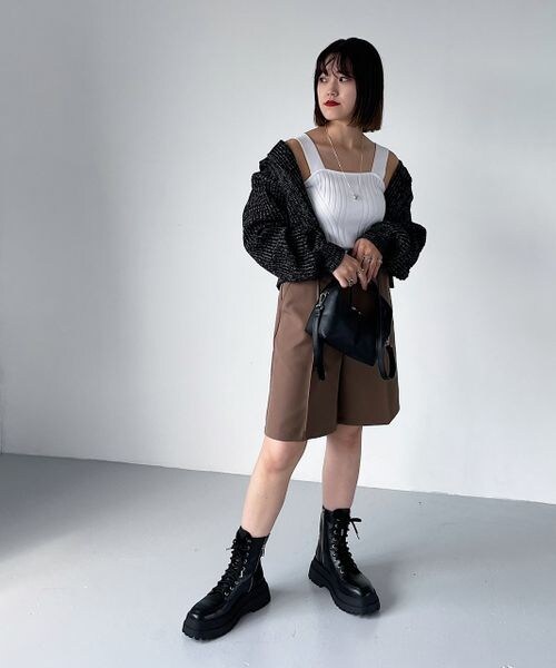 PAGEBOY(ページボーイ)の「ミドルトラウザーパンツ(パンツ・レディース・ブラック09/グレージュ12/ショコラ59・F)」の11枚目の写真