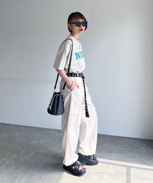 PAGEBOY（ページボーイ）の「イージーカーゴパンツ（パンツ・レディース・オフホワイト05/ブラック09/カーキ78・F）」の6枚目の写真