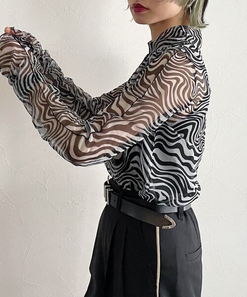 PAGEBOY（ページボーイ）の「シアーギャザータートル（トップス・レディース・マーブル柄01/オフホワイト05/ブラック09/ピンク28/ブルー83・F）」の9枚目の写真