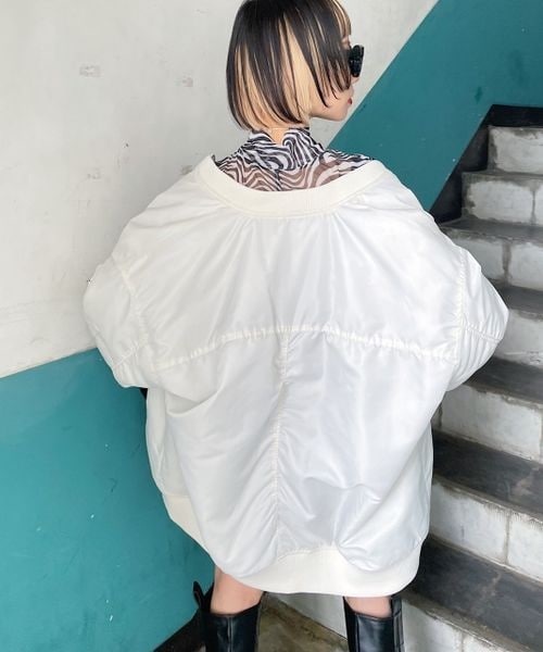 PAGEBOY（ページボーイ）の「ルーズMA-1（ジャケット/アウター・レディース・オフホワイト05/ブラック09/カーキ78・【WEB限定サイズ】S/F）」の9枚目の写真