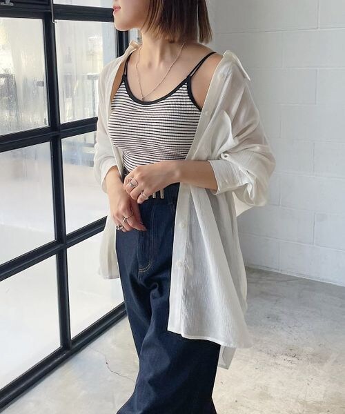 PAGEBOY(ページボーイ)の「楊柳シアーBIGシャツ(トップス・レディース・オフホワイト05/ブラック09/グレージュ12/ロイヤルブルー83・F)」の1枚目の写真