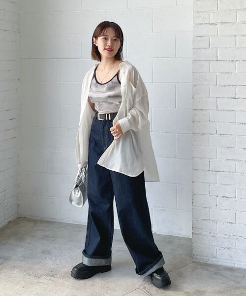 PAGEBOY(ページボーイ)の「楊柳シアーBIGシャツ(トップス・レディース・オフホワイト05/ブラック09/グレージュ12/ロイヤルブルー83・F)」の10枚目の写真