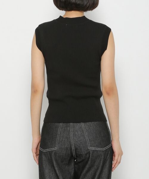 PAGEBOY（ページボーイ）の「フロントオープンニットタンク（トップス・レディース・オフホワイト05/ブラック09・FREE）」の12枚目の写真