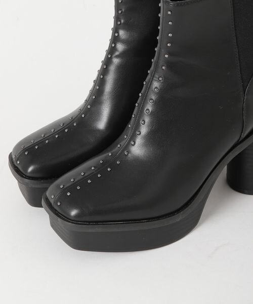 PAGEBOY（ページボーイ）の「ヘビーソールスタッズブーツ（シューズ・レディース・ブラック09/パイソン柄10・M(23.5cm)/L(24.5cm)）」の18枚目の写真