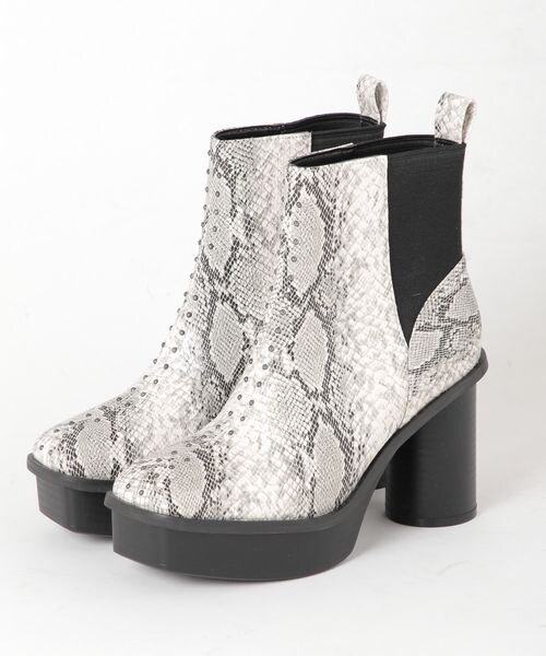 PAGEBOY（ページボーイ）の「ヘビーソールスタッズブーツ（シューズ・レディース・ブラック09/パイソン柄10・M(23.5cm)/L(24.5cm)）」の9枚目の写真