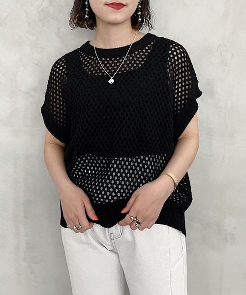 PAGEBOY(ページボーイ)の「メッシュクルーベスト(トップス・レディース・オフホワイト05/ブラック09/ターコイズ79・F)」の2枚目の写真