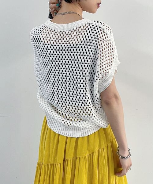 PAGEBOY(ページボーイ)の「メッシュクルーベスト(トップス・レディース・オフホワイト05/ブラック09/ターコイズ79・F)」の4枚目の写真