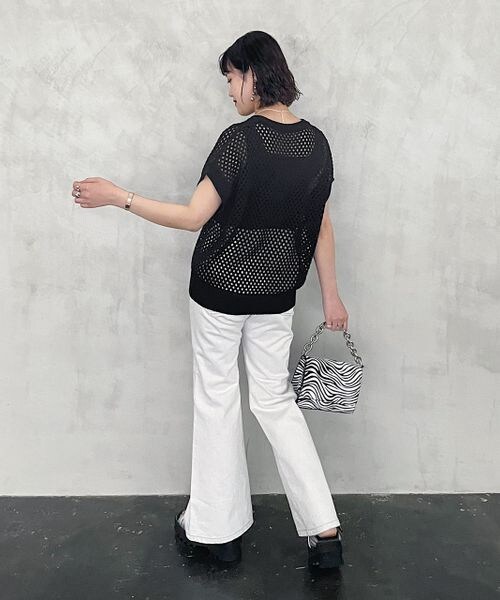 PAGEBOY(ページボーイ)の「メッシュクルーベスト(トップス・レディース・オフホワイト05/ブラック09/ターコイズ79・F)」の12枚目の写真