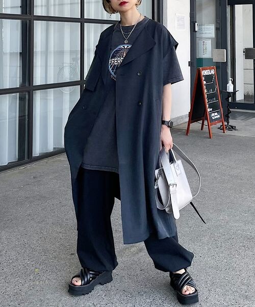 PAGEBOY（ページボーイ）の「トレンチロングジレ（ジャケット/アウター・レディース・ベージュ55/ネイビー88・F）」の2枚目の写真