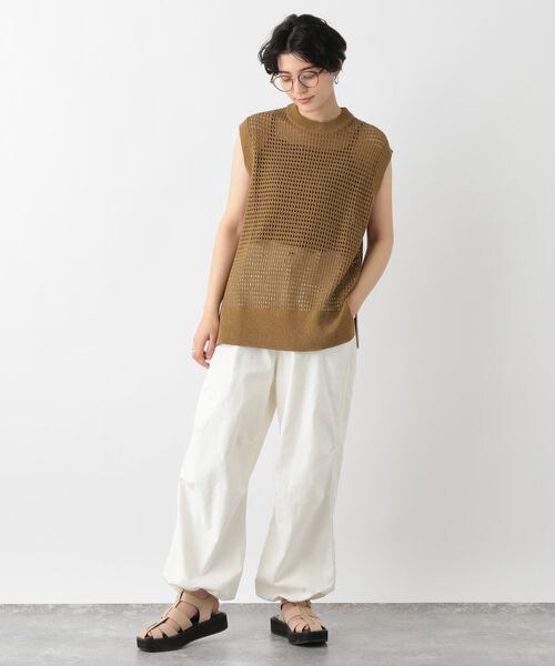 RAGEBLUE(レイジブルー)の「透かし編みノースリーブニット(トップス・レディース・ブラック09/ベージュ52/ブルー85・FREE)」の8枚目の写真