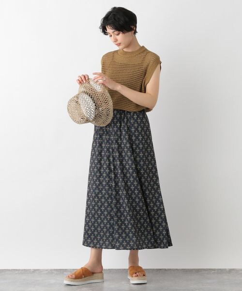 RAGEBLUE(レイジブルー)の「透かし編みノースリーブニット(トップス・レディース・ブラック09/ベージュ52/ブルー85・FREE)」の9枚目の写真