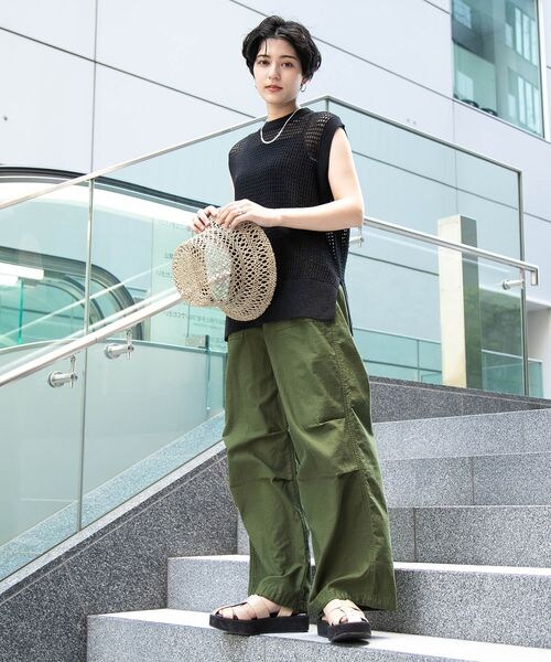 RAGEBLUE(レイジブルー)の「透かし編みノースリーブニット(トップス・レディース・ブラック09/ベージュ52/ブルー85・FREE)」の4枚目の写真