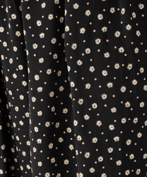 studio CLIP（スタディオクリップ）の「シワになりにくいゆったりパンツ（パンツ・レディース・レッドフラワー01/ブラックフラワー02/イエローフラワー03/タータンチェック04・F）」の18枚目の写真