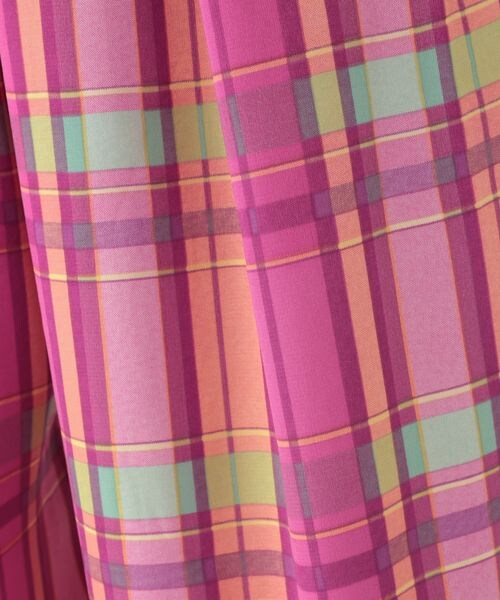 studio CLIP（スタディオクリップ）の「シワになりにくいゆったりパンツ（パンツ・レディース・レッドフラワー01/ブラックフラワー02/イエローフラワー03/タータンチェック04・F）」の21枚目の写真