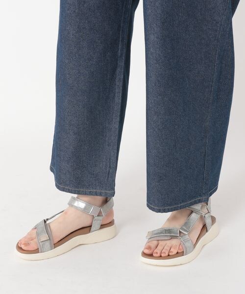 studio CLIP（スタディオクリップ）の「イージーストレートデニムパンツ[プチ・プラスサイズあり]（パンツ・レディース・ブラック19/ライトブルー82/インディゴ87・M/L/LL(WEB限定)/3L(WEB限定)/4L(WEB限定)/プチFREE(WEB限定)）」の18枚目の写真