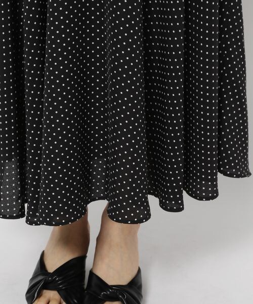 mysty woman（ミスティウーマン）の「ドット柄マーメイドスカート（スカート・レディース・ホワイト05/ブラック09/ベージュ52・F）」の21枚目の写真