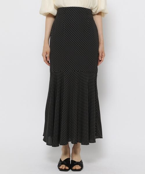 mysty woman（ミスティウーマン）の「ドット柄マーメイドスカート（スカート・レディース・ホワイト05/ブラック09/ベージュ52・F）」の16枚目の写真