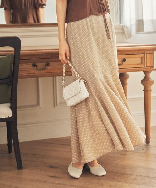 mysty woman（ミスティウーマン）の「ドット柄マーメイドスカート（スカート・レディース・ホワイト05/ブラック09/ベージュ52・F）」の12枚目の写真