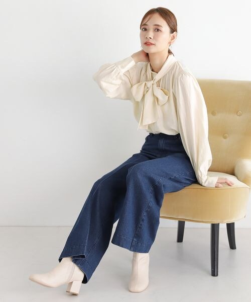 mysty woman(ミスティウーマン)の「ボウタイ付きブラウス(トップス・レディース・アイボリー08/ブラック09/ベージュ52・F)」の4枚目の写真