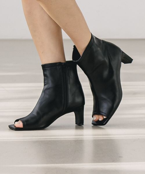 mysty woman（ミスティウーマン）の「オープントゥブーツ（シューズ・レディース・アイボリー08/ブラック09・M/L）」の2枚目の写真