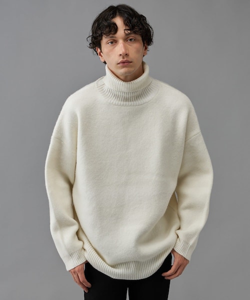 Lui's（ルイス）の「BIG タートル ニット（ニット/セーター・メンズ・ブラック/ホワイト/ベージュ/ダークグレー/ボルドー/オレンジ/イエロー/グリーン/レッド/バイオレット/ライトグレー/ネイビー・F）」の2枚目の写真