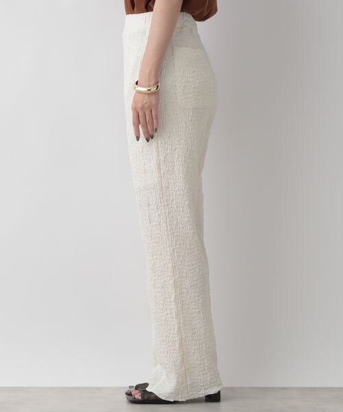 LOWRYS FARM（ローリーズファーム）の「フクレジャガードカットパンツ（パンツ・レディース・アイボリー08/ブラック09/ブラウン58/イエロー65・F）」の13枚目の写真