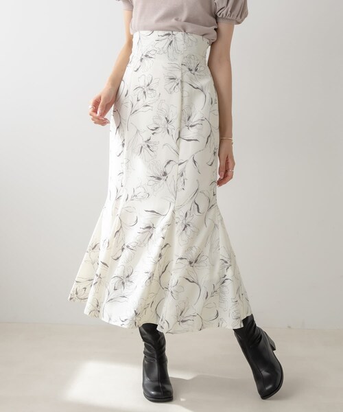 OLIVE des OLIVE(オリーブデオリーブ)の「【WEB限定】ロングマーメイドスカート(スカート・レディース・ホワイト/オフホワイト・FREE)」の1枚目の写真