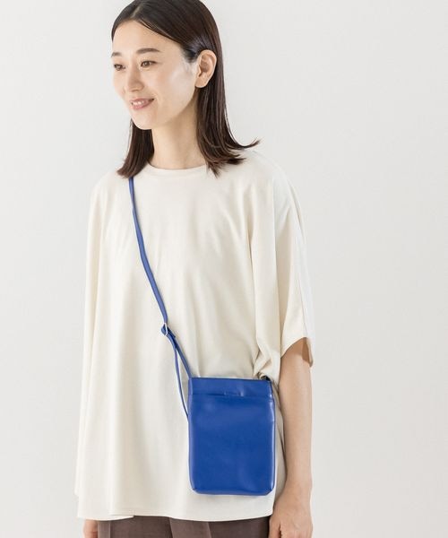 LEPSIM(レプシィム)の「ソフトスマホショルダー(バッグ・レディース・アイボリー08/ブラック09/シルバー19/ブルー85・ONE SIZE)」の4枚目の写真