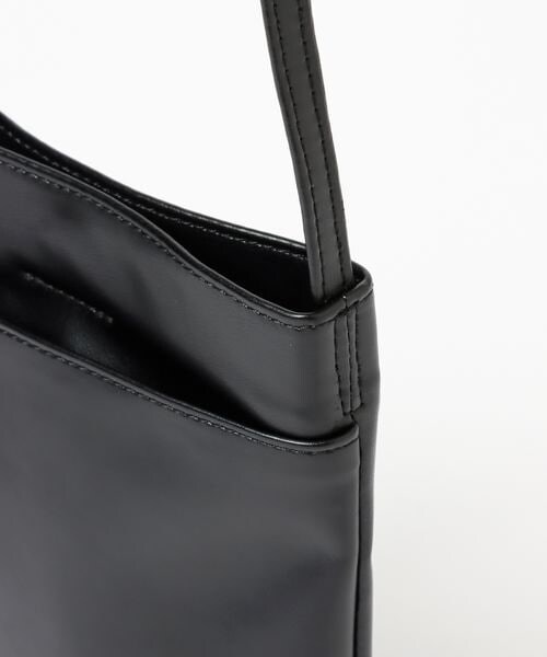 LEPSIM(レプシィム)の「ソフトスマホショルダー(バッグ・レディース・アイボリー08/ブラック09/シルバー19/ブルー85・ONE SIZE)」の18枚目の写真