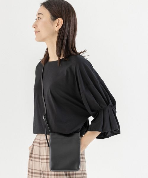 LEPSIM(レプシィム)の「ソフトスマホショルダー(バッグ・レディース・アイボリー08/ブラック09/シルバー19/ブルー85・ONE SIZE)」の2枚目の写真