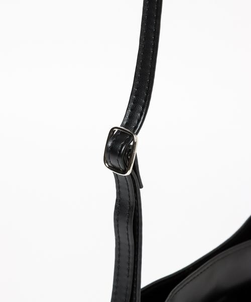 LEPSIM(レプシィム)の「ソフトスマホショルダー(バッグ・レディース・アイボリー08/ブラック09/シルバー19/ブルー85・ONE SIZE)」の19枚目の写真