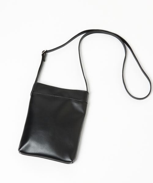 LEPSIM(レプシィム)の「ソフトスマホショルダー(バッグ・レディース・アイボリー08/ブラック09/シルバー19/ブルー85・ONE SIZE)」の10枚目の写真