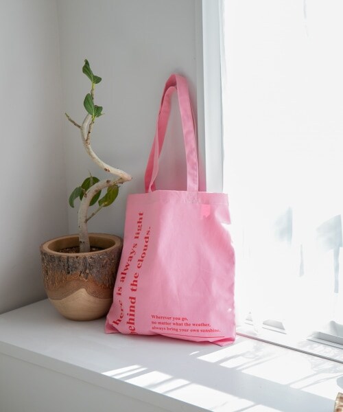 LOWRYS FARM(ローリーズファーム)の「ロゴトート(バッグ・レディース・アイボリー08/★NEWカラー★ブラックチェック/ピンク25/★NEWカラー★オレンジ45/イエローチェック65/★NEWカラー★イエロー×ブルー68/ブルーチェック80/★NEWカラー★ブルー85/★NEWカラー★ブルーチェック/★NEWカラー★パープルチェック95・FREE)」の3枚目の写真