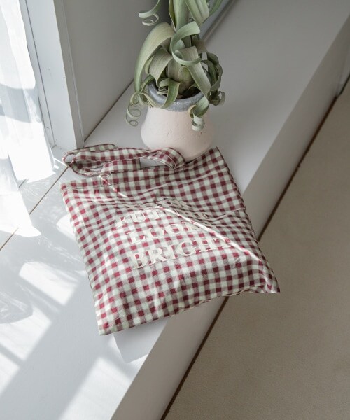 LOWRYS FARM(ローリーズファーム)の「ロゴトート(バッグ・レディース・アイボリー08/★NEWカラー★ブラックチェック/ピンク25/★NEWカラー★オレンジ45/イエローチェック65/★NEWカラー★イエロー×ブルー68/ブルーチェック80/★NEWカラー★ブルー85/★NEWカラー★ブルーチェック/★NEWカラー★パープルチェック95・FREE)」の7枚目の写真