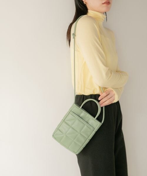 LOWRYS FARM（ローリーズファーム）の「キルティングミニショルダー（バッグ・レディース・ブラック09/オレンジ45/カーキ70・F）」の3枚目の写真