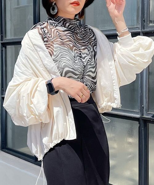 PAGEBOY(ページボーイ)の「ライトMA-1(ジャケット/アウター・レディース・オフホワイト05/ブラック09/エメラルド79・F)」の4枚目の写真