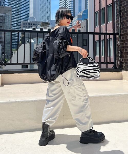 PAGEBOY(ページボーイ)の「ライトMA-1(ジャケット/アウター・レディース・オフホワイト05/ブラック09/エメラルド79・F)」の16枚目の写真