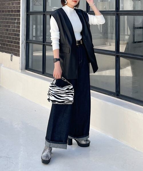 PAGEBOY（ページボーイ）の「ハイネックリブニット（トップス・レディース・オフホワイト05/ブラック09/オレンジ45/ターコイズ76/ペールブルー89・F）」の8枚目の写真