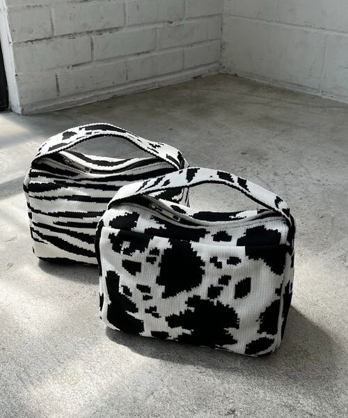 PAGEBOY（ページボーイ）の「ニットスクエアアソートBAG（バッグ・レディース・ゼブラ柄00/カウ柄01/ターコイズ76・F）」の2枚目の写真