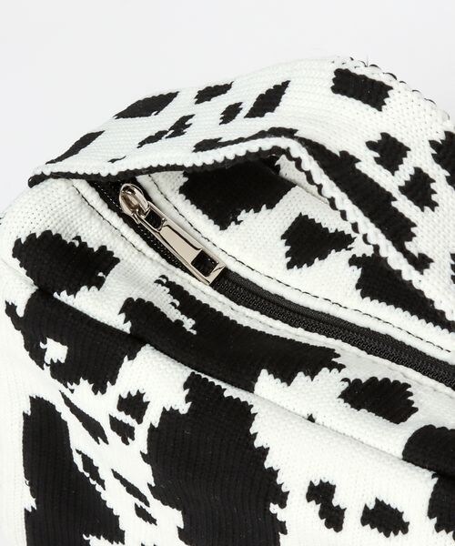 PAGEBOY（ページボーイ）の「ニットスクエアアソートBAG（バッグ・レディース・ゼブラ柄00/カウ柄01/ターコイズ76・F）」の16枚目の写真