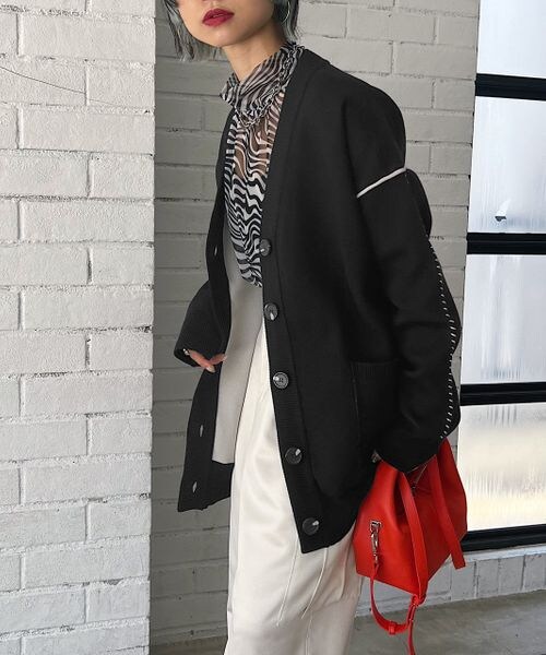 PAGEBOY（ページボーイ）の「WヤーンアソートVネックカーディガン（トップス・レディース・ブラック×柄01/オフホワイト05/ブラック09/モカ51/ショコラ×柄59・F）」の18枚目の写真