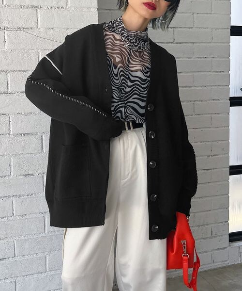 PAGEBOY（ページボーイ）の「WヤーンアソートVネックカーディガン（トップス・レディース・ブラック×柄01/オフホワイト05/ブラック09/モカ51/ショコラ×柄59・F）」の17枚目の写真