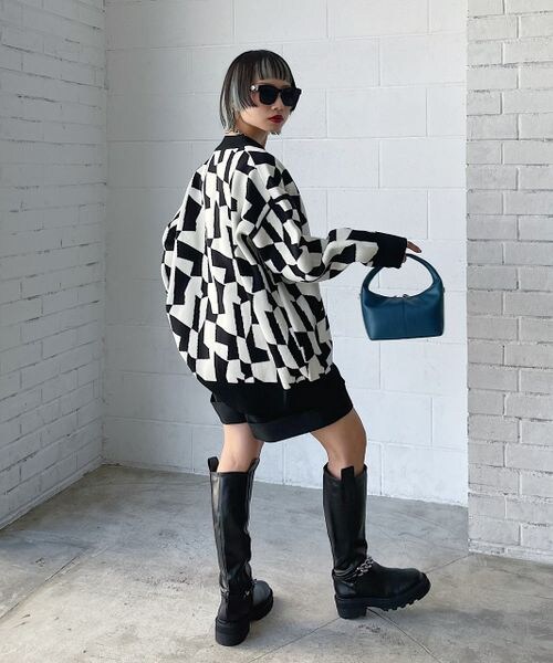 PAGEBOY（ページボーイ）の「WヤーンアソートVネックカーディガン（トップス・レディース・ブラック×柄01/オフホワイト05/ブラック09/モカ51/ショコラ×柄59・F）」の9枚目の写真